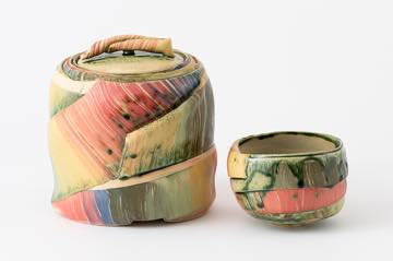 末岡信彦 色絵藤之図八角壷 共箱　色絵磁器 コレクション | 緑ヶ丘美術館 - Midorigaoka Art Museum